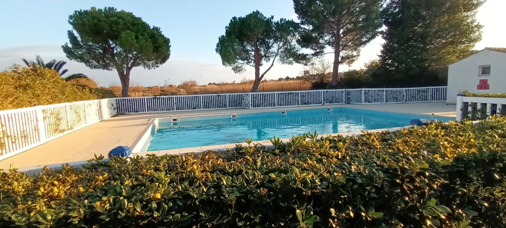 La Cabane Du Pecheur Meze Bagian luar foto